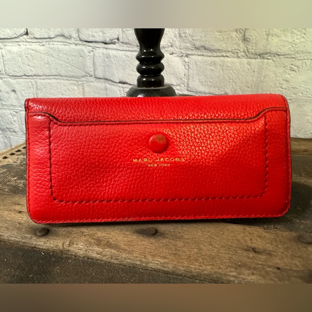 marc Jacobs red wallet